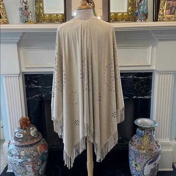 “Marc New York” Cream Fringe Cut-Out Ultra Suede Cape - Picture 5 of 7